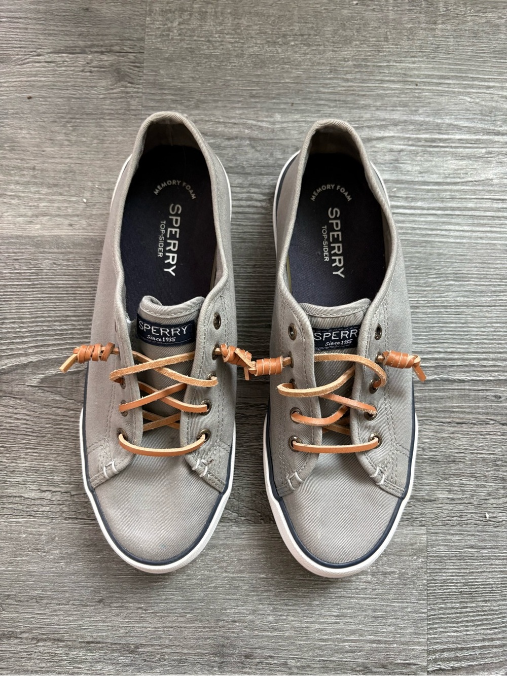 Sperry Light Gray Canvas Boat Shoes with Tan Leather Laces. Women size 8